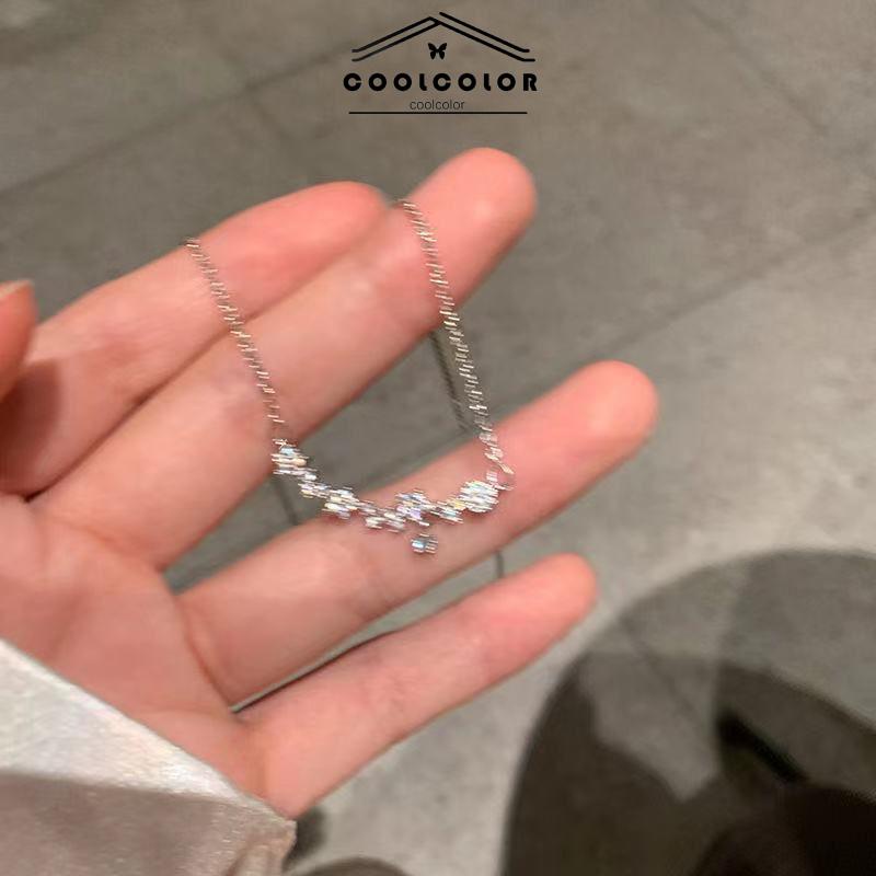 Murah❤️Kalung Mengkilap  Flash Diamond Flower Star Wanita Ringan Mewah Desain Tahun Kado Fashion Perhiasan Aksesoris Ready Stock