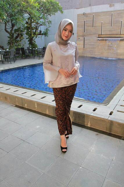 Blouse Hijab Tulle Bordir Wanita Grey M L XL XXL