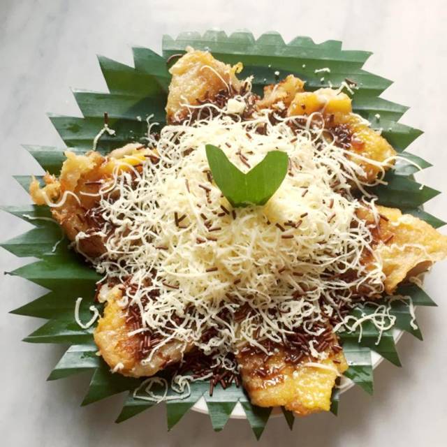 

Pisang goreng santan coklat keju