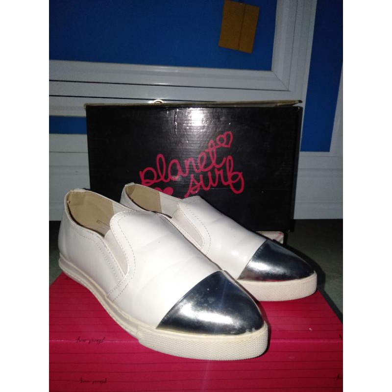 Preloved Sepatu Planet Surf