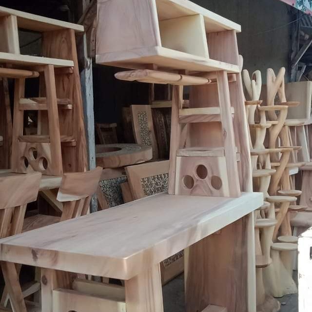 MEJA MINI BAR VINTAGE KAYU TREMBESI 4 KURSI