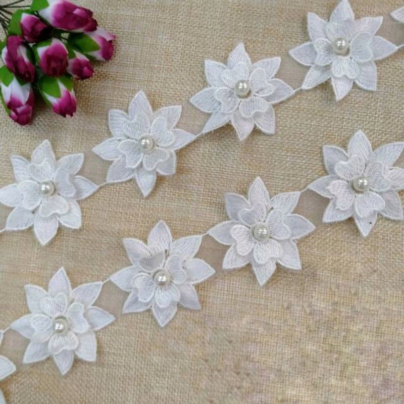 Renda Giper Bunga Mutiara Timbul
Size: 5cm