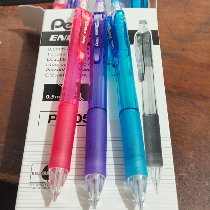 

Hemat Pensil Mekanik 0.5 Pentel Bagus