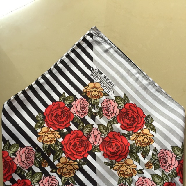 Jilbab segi empat umama satin silk