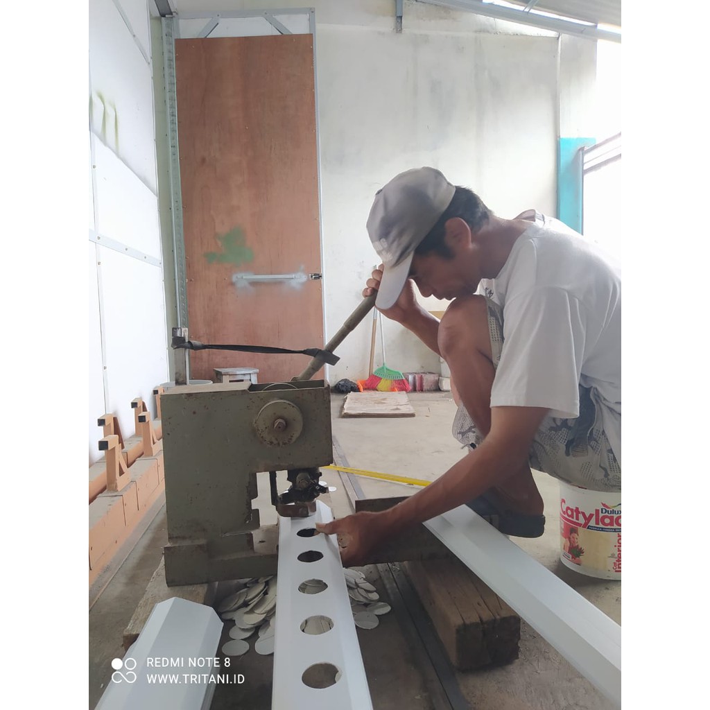 jasa membuat lubang talang gully hidroponik