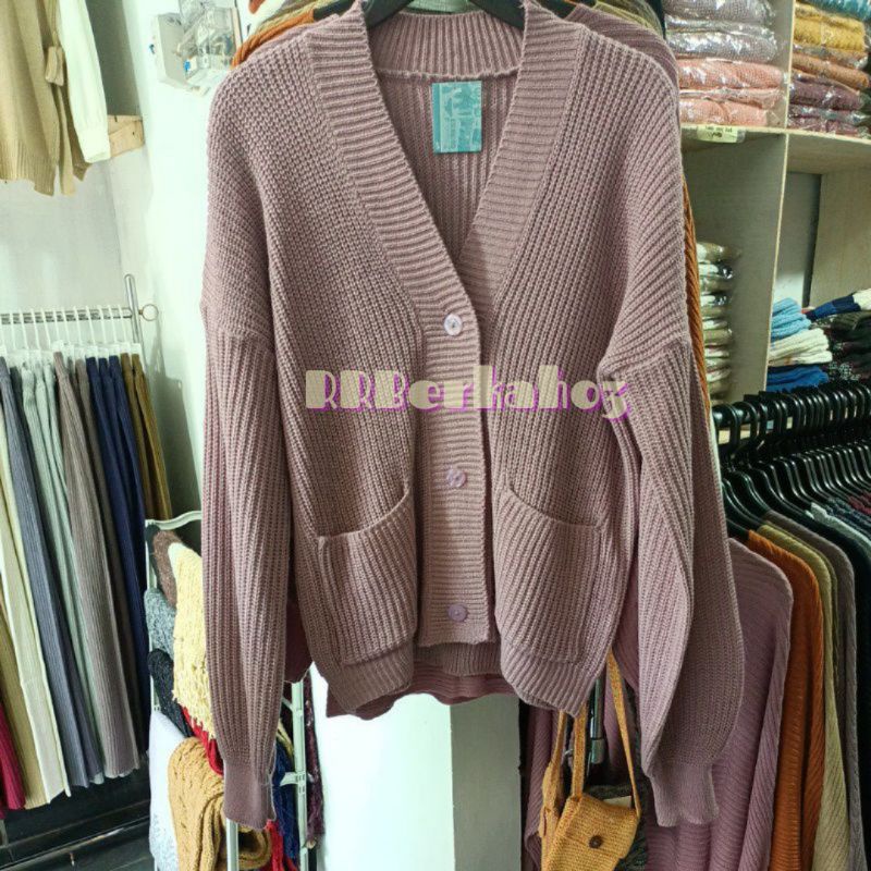 Cardigan Oversized Crop Kancing Saku Tebal dan Rapat