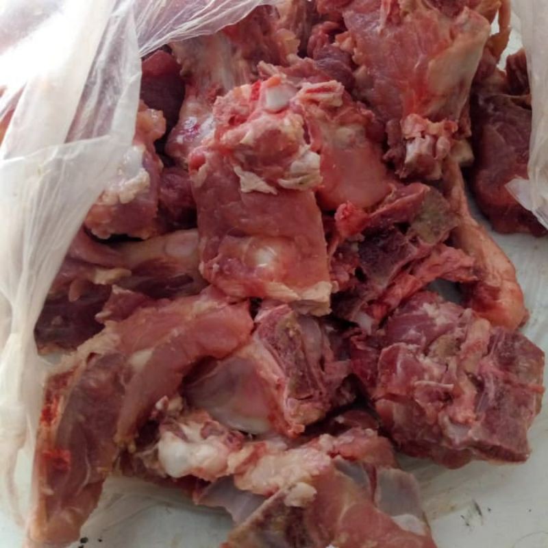 

BAIKUT ISI /TULANG PUNGGUNG (KG)
