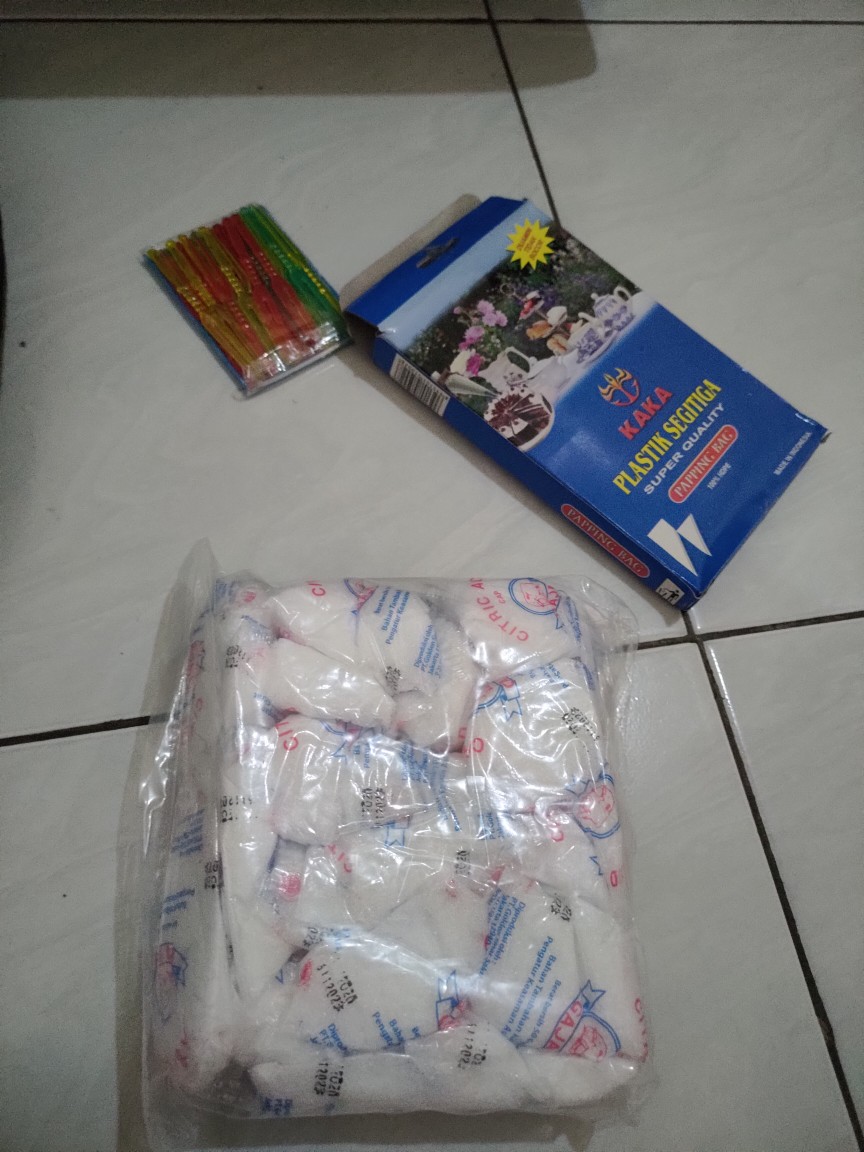 Garpu Plastik Kecil 9cm Warna / Garpu Kue / Garpu Buah Isi 24 Merk Royal