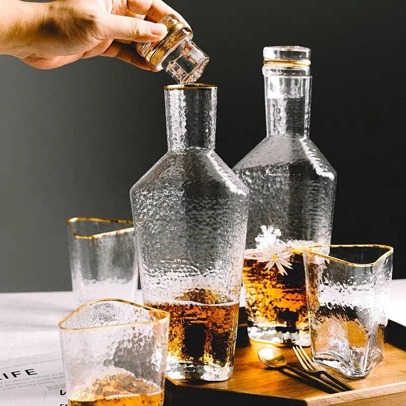 Set Nordic Whisky Bottle & Glass Jar hrg 1 set terdiri dari 1 Teko dan 4 Glass