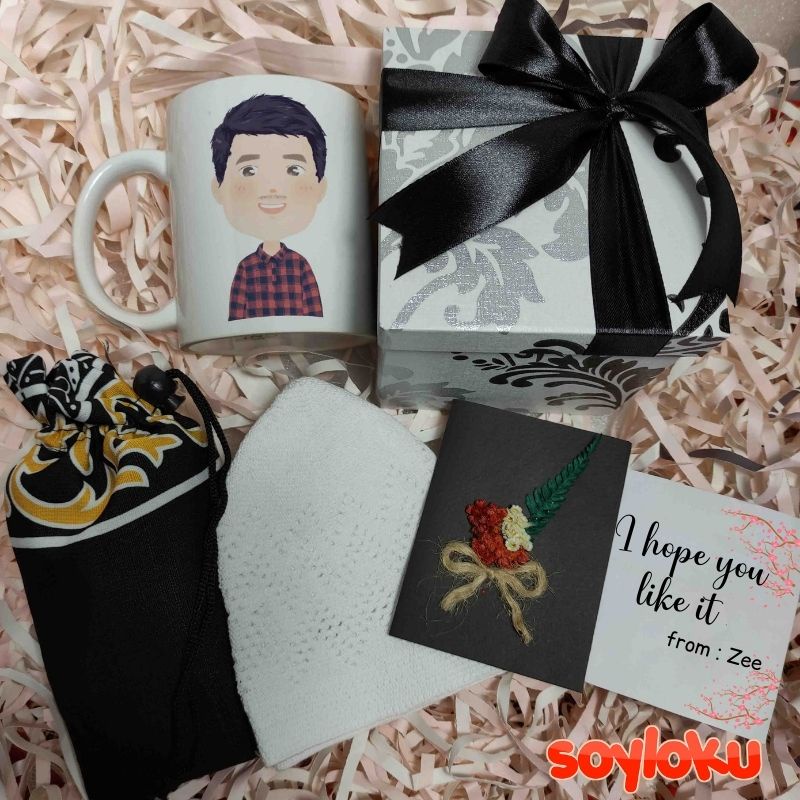 

Hampers cowo | Kado Ulang Tahun Cowo | Mug Avatar custom | Gift box | Mug Kartun | Kado Anniversary | Kado Sajadah Alat Sholat