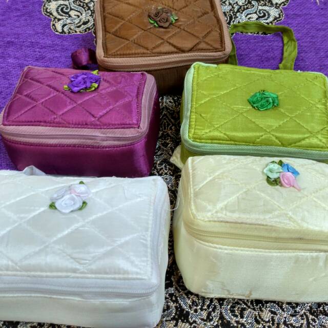 Mukena satin renda tas sajadah