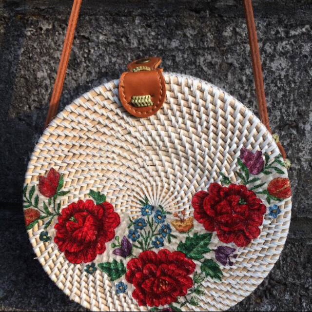 Tas Rotan motif bunga mawar ukuran 20