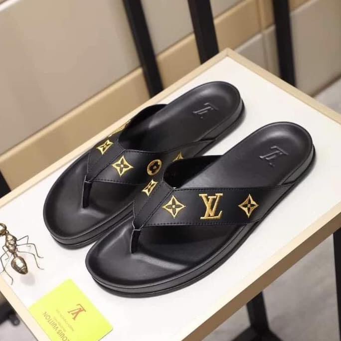 TERHEMAT SANDAL PRIA DEWASA】 SANDAL JEPIT LOUIS VUITTON PREMIUM HIGH QUALITY MIRROR 1:1 / LV 01