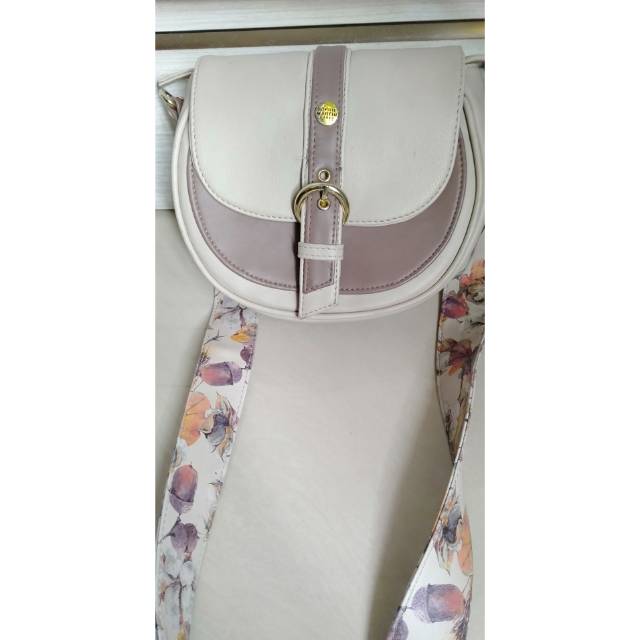 Preloved tas shopie paris