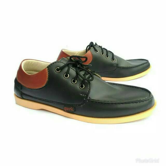 Sepatu Spark Round