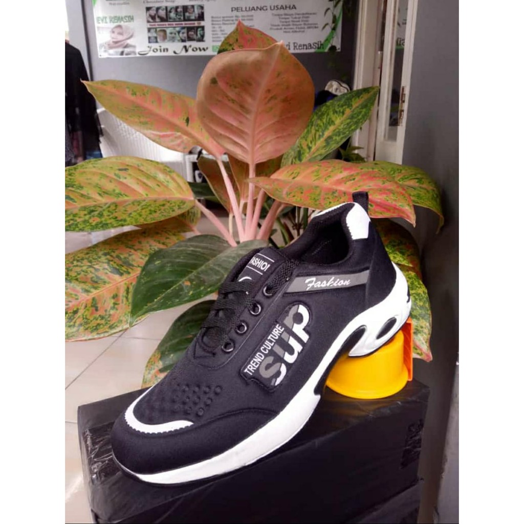 Sepatu Sneakers Pria SUP Fashion New