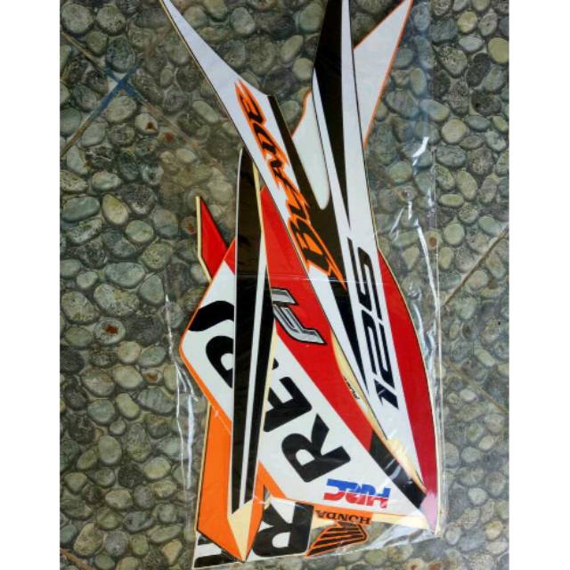 Stiker striping lis body motor honda blade Repsol 125 fi 2016