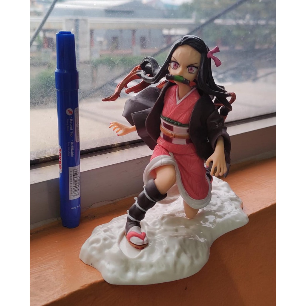 Figure Demon Slayer Kimetsu No Yaiba Nezuko / Uzui Tengen with Diorama