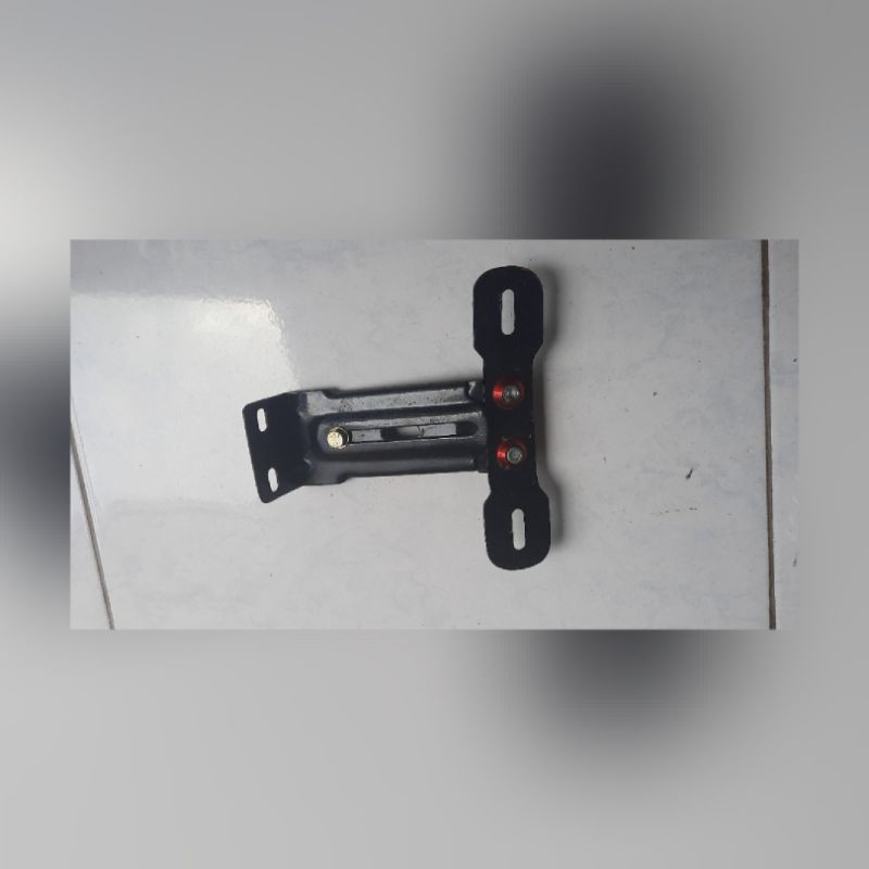 DUDUKAN PLAT NOMOR DEPAN VIXION