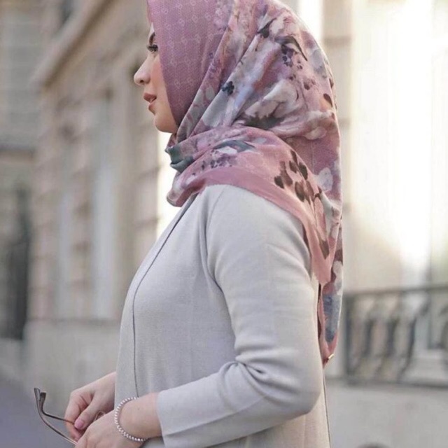 Buttonscarves le fleur preloved