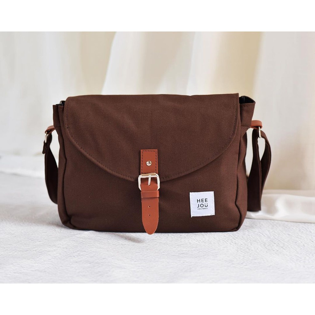 Tas Selempang Unisex Kanvas Heejou Lana