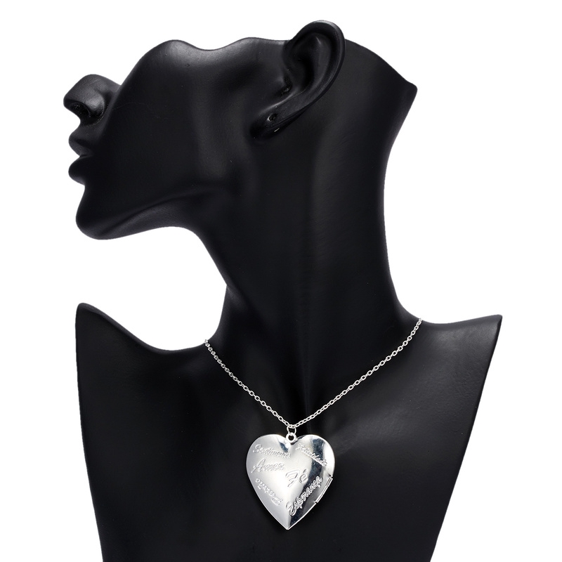 Kalung Rantai Liontin Hati Motif Ukir Tulisan I Love you Bahan Alloy Warna Silver Untuk Wanita