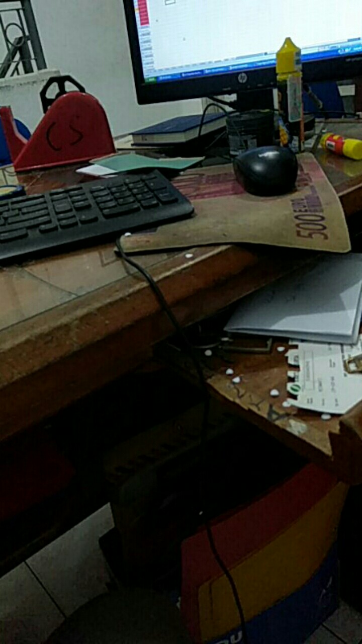 Kemeja Batik Pria Motif Ayam Ketawa