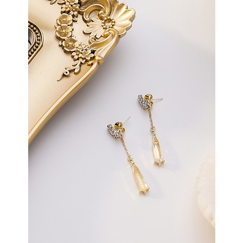 LRC Anting Tusuk Fashion Golden Diamond Heart Crystal Alloy Earrings K65430