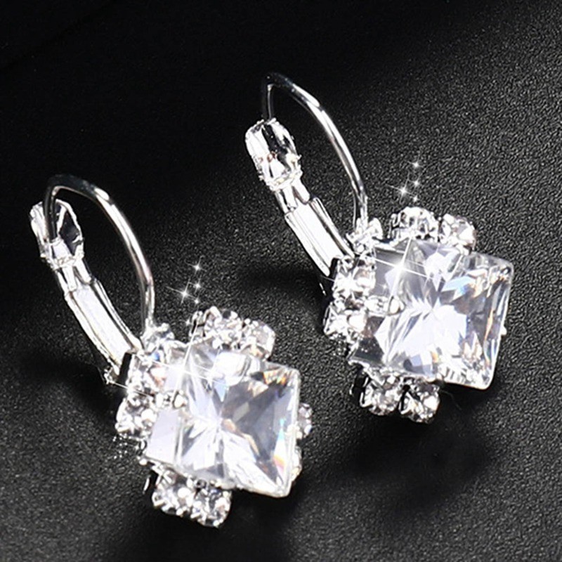 Anting Giwang dengan Kristal Zircon untuk Wanita