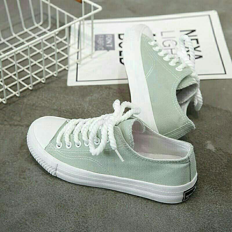 kk01 sneakers wnt new