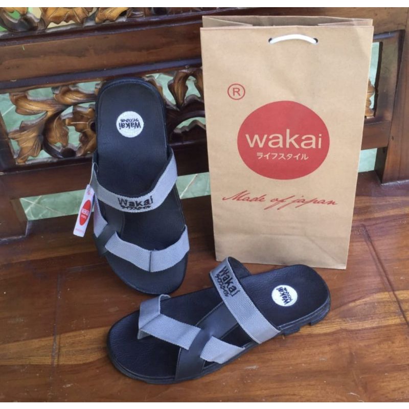 sandal wakai pria