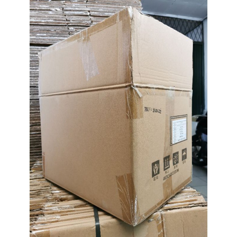 

Kardus atau Dus Bekas Polos Ukuran PxLxT : 48cm x 34cm x 33cm Tebal 2 Lapis Kuat