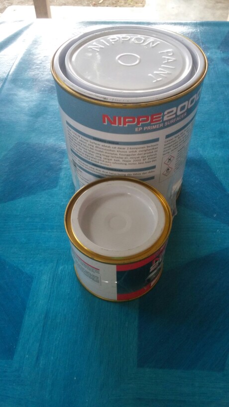 Nippe 2000 Primer Epoxy Abu / Putih Surfacer Cat Dasar 2 Komponen 1lt+200ml