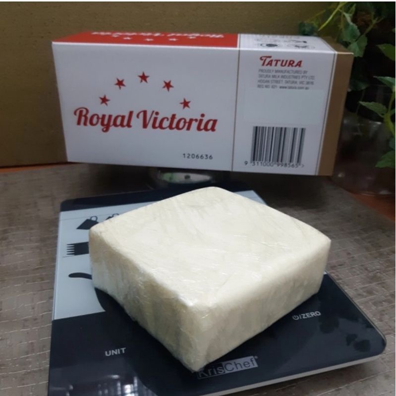 

Frozen Cream Cheese Royal Victoria +/-330gr repack