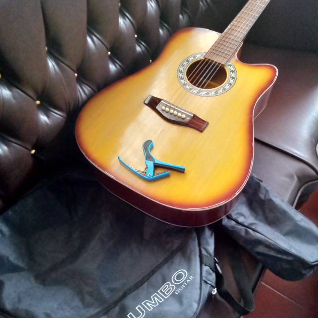 Gitar Yamaha FG 425 lengkap dengan CAPO, TAS GITAR, SENAR YAMAH ORI