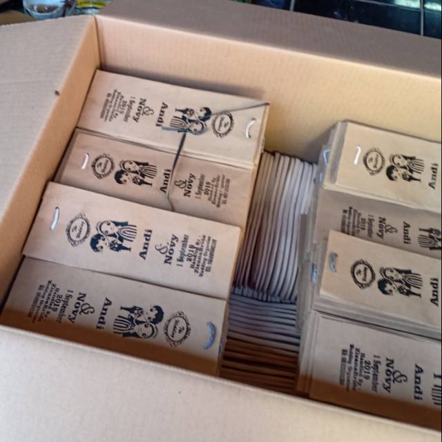 

kantong tas paperbag ukuran 8 x 25 untuk centong dan lain lain