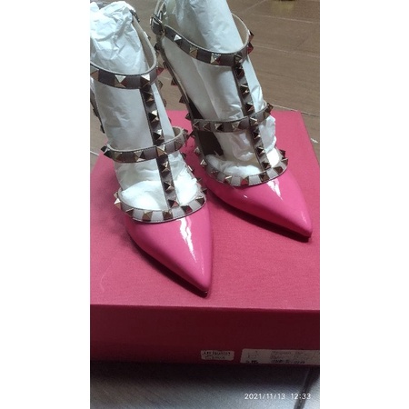 sepatu heels valentino rockstud