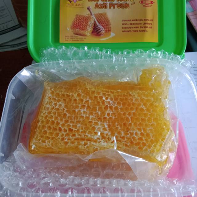 

Sarang Madu Asli Fresh