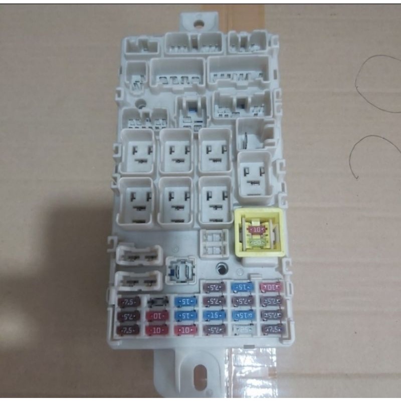fuse box Sekring Mitsubishi expander Pajero sport original