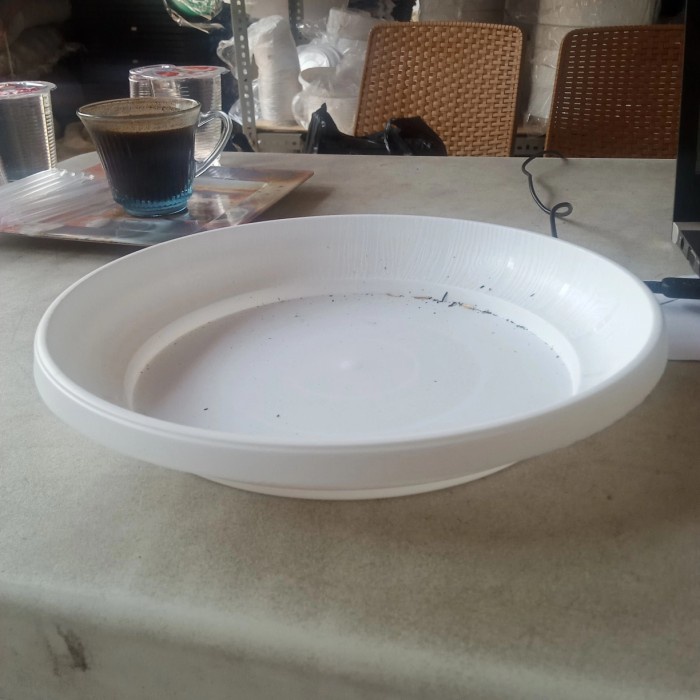 Alas Tatakan Putih Untuk Pot 30 Cm
