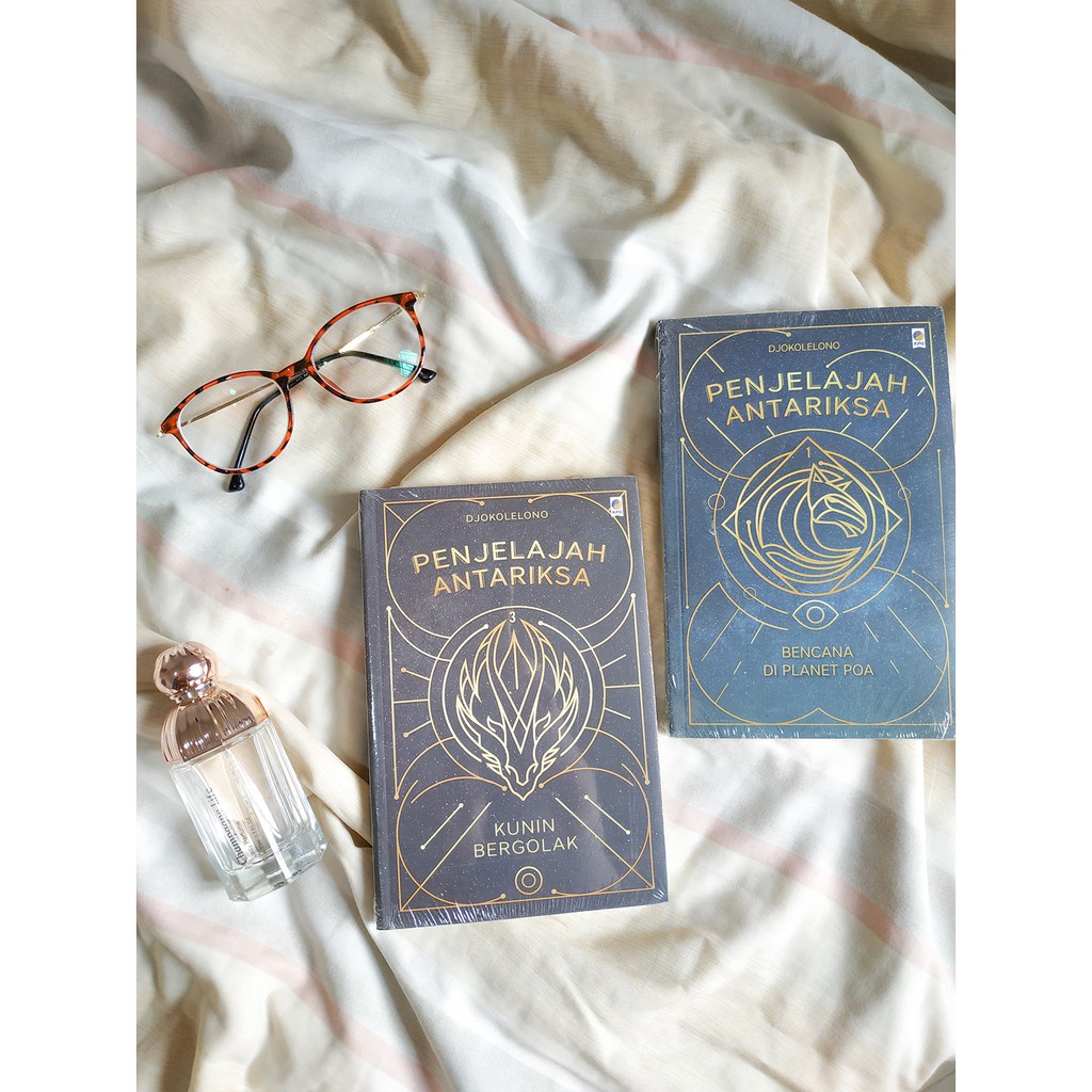 Novel Penjelajah Antariksa 1 & 3 (DAPAT 2 BUKU)