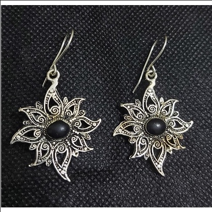 Anting Silver Etnik Floweria Batu Hitam