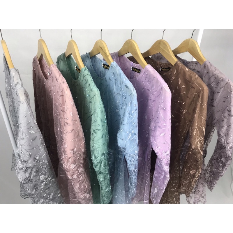 Kebaya Tunik / Tunik Brokat / Kebaya Modern / Kebaya tile / Kebaya Favorite / Batik Couple