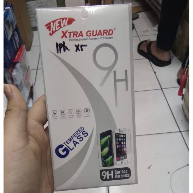 TEMPERED GLASS IP XR