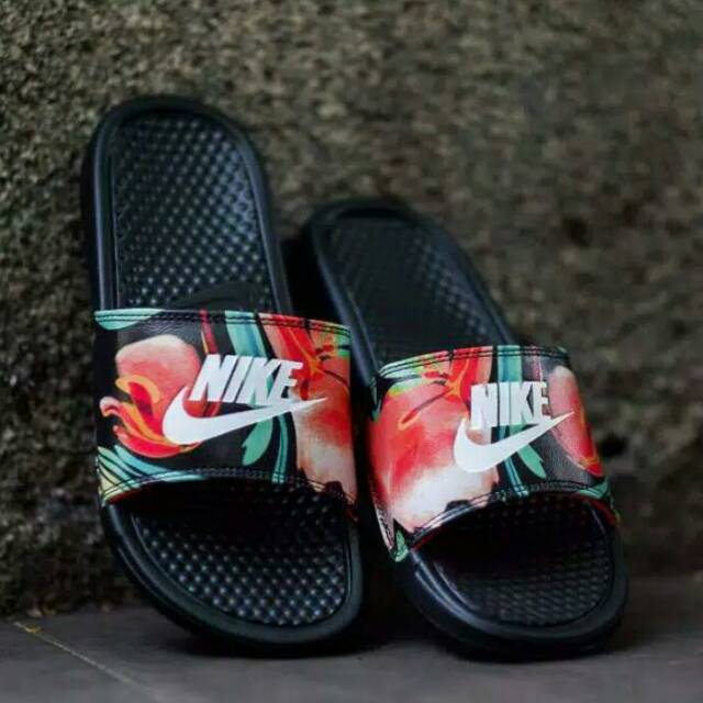  ORIGINAL SANDAL  NIKE  FLORAL BENASSI SWOOSH ORIGINAL 