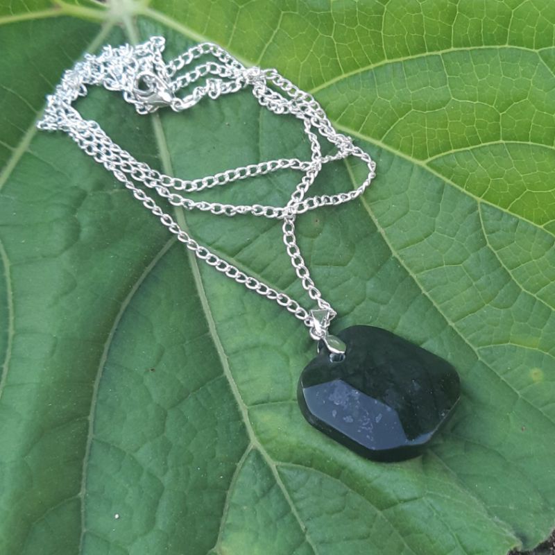 Kalung Liontin Natural Giok Black Jade Aceh Model Horcrux