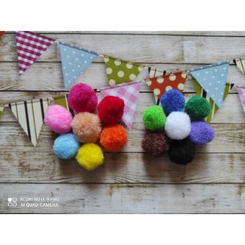 Grosir Pompom ukuran 1.5 / 2 / 2.5 cm 500 pcs