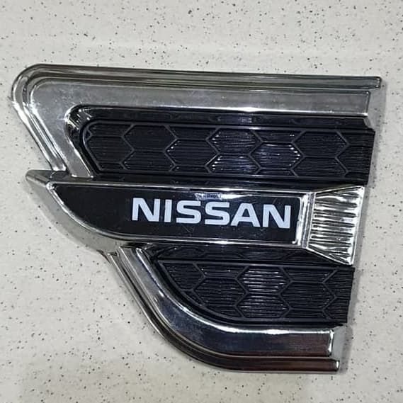 Side ventilator SIDEVENT AIR FLOW SAMPING variasi logo NISSAN KOMBINASI CHROME Hitam TWOTONE