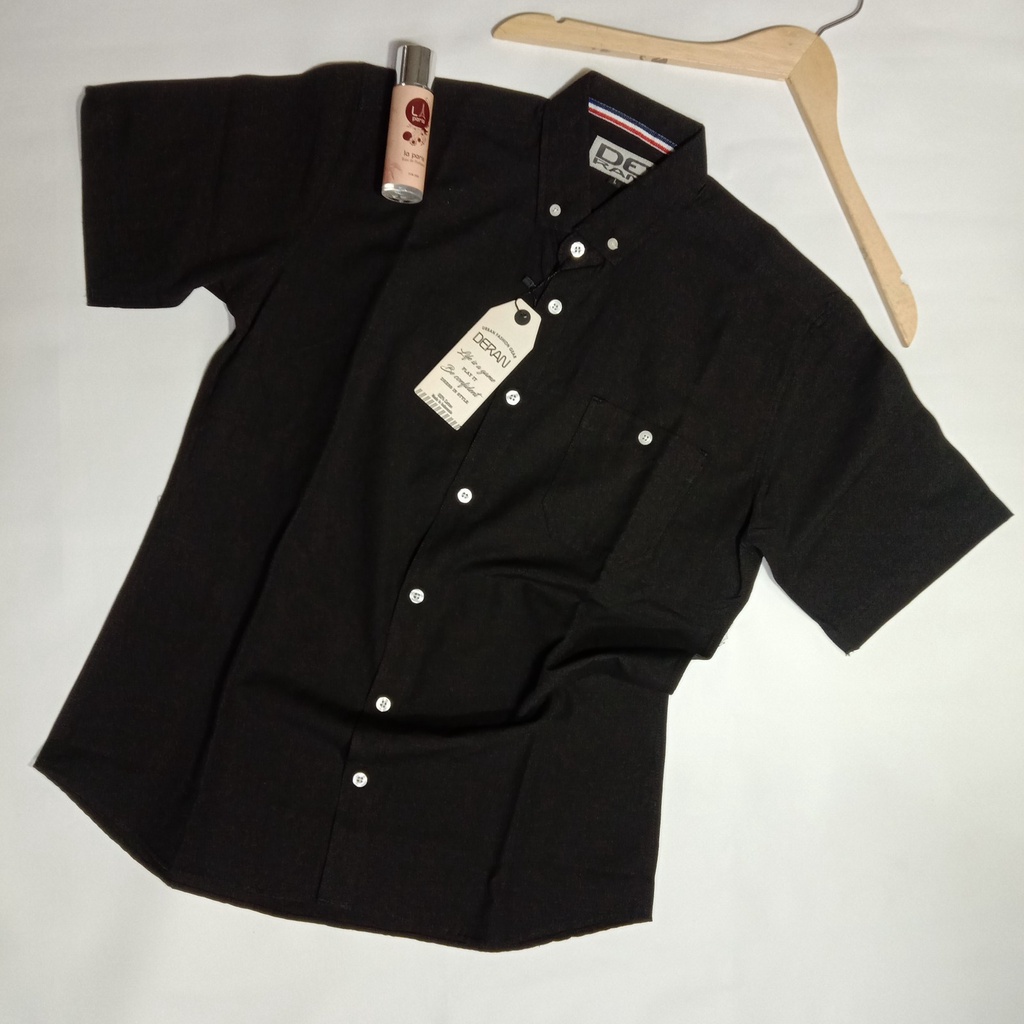 07/KEMEJA HITAM PENDEK PRIA/KEMEJA HITAM PRIA LENGAN PENDEK/KEMEJA HITAM POLOS LENGAN PENDEK PRIA/KE