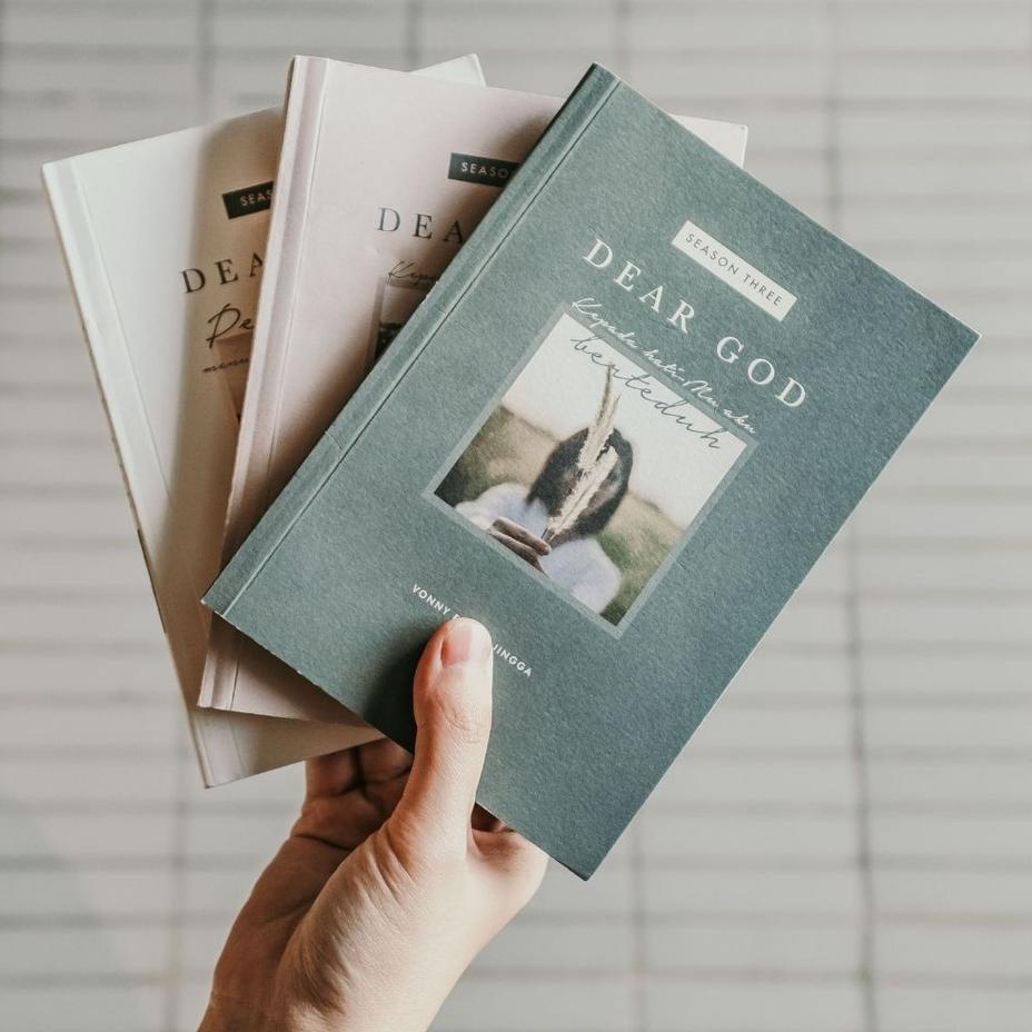 Terlaku... BUKU DEAR GOD JOURNAL - PERJALANAN MENUJU KEPADA HATI TUHAN produck terbaik
